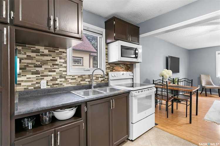 Hudson Bay Park Home For Sale, 1035 N K Ave, Saskatoon, MLS SK967940