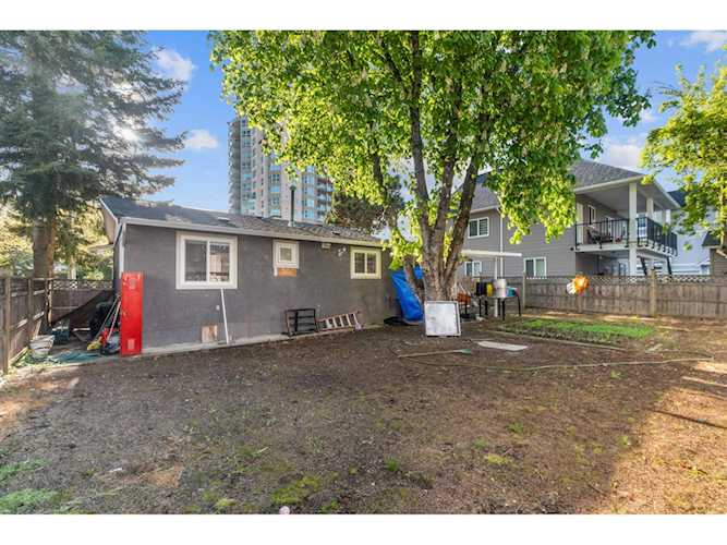 2816 Clearbrook Abbotsford, BC V2T2Z4. MLS listing R2878441.
