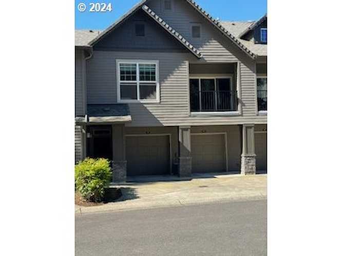 955 Springtree LN, West Linn, OR 97068