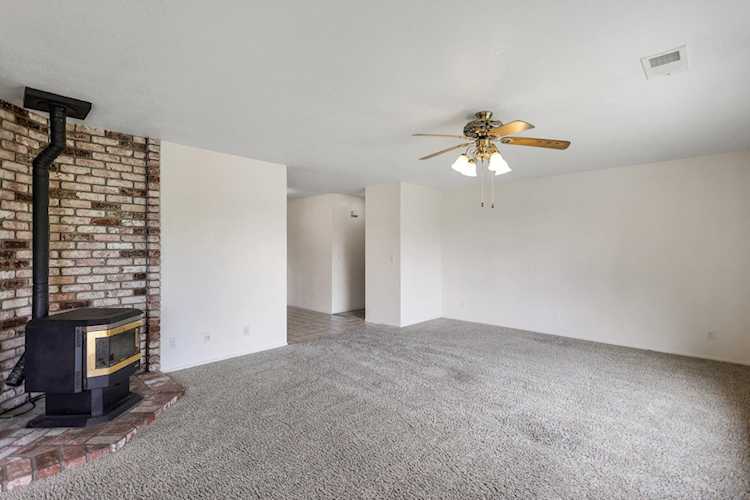 452 Woodhill Dr Redding, CA 96003 MLS 241830