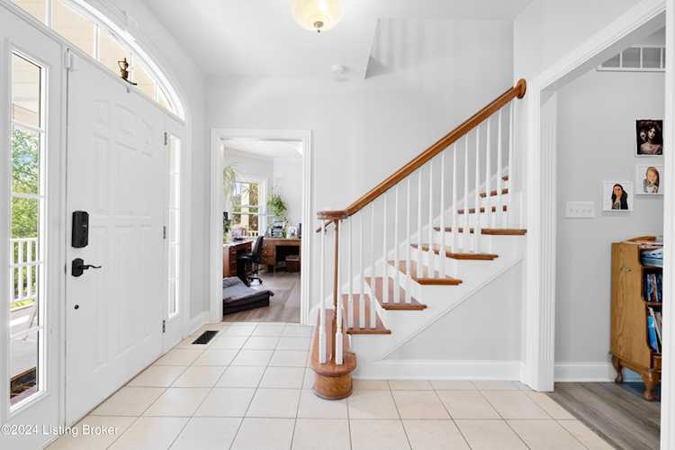 1800 Long Run Rd Louisville KY 40245 MLS1660809