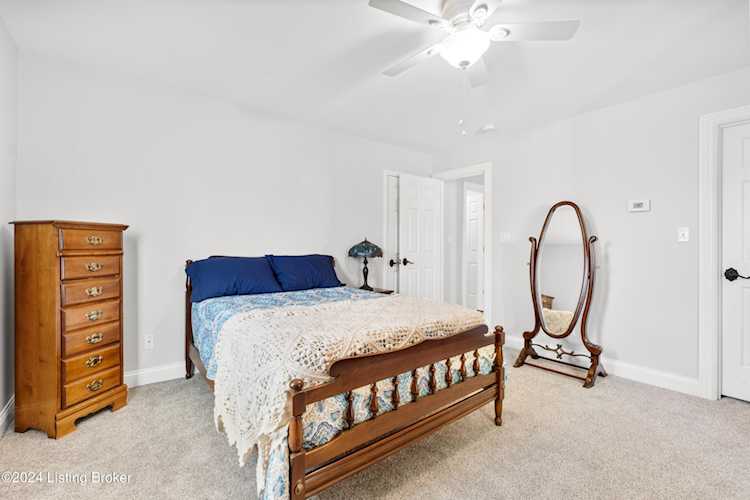 1800 Long Run Rd Louisville, KY 40245 MLS 1660809