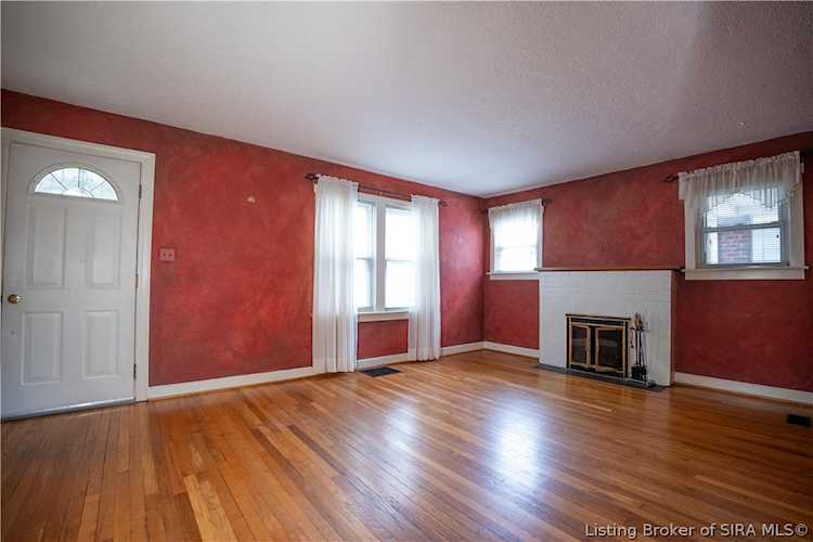 318 E Park Place Jeffersonville, IN 47130 MLS 202407887