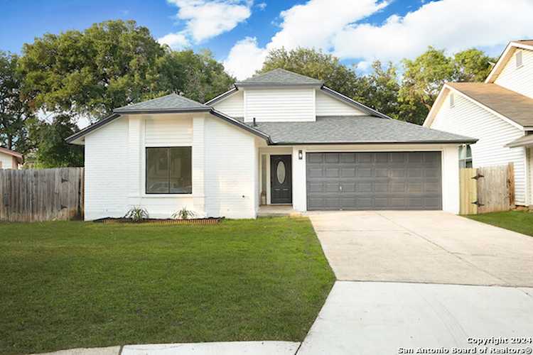 15223 Sunset Grv San Antonio, TX 78247 home for sale