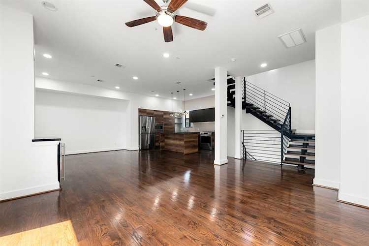 1009 Ruthven St Houston, TX 77019 home for sale