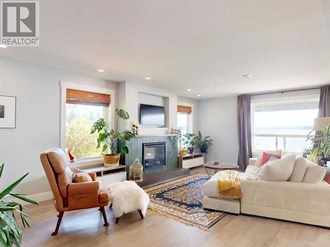 4129 Highway 101 Powell River, BC . MLS listing 18071.