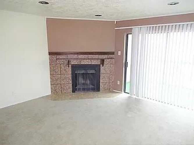 2822 S Bartell Dr Houston, TX 77054 condo for sale