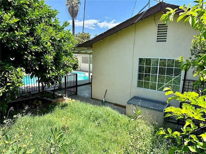 10747 Gothic Ave Granada Hills, CA 91344 MLS WS24104734