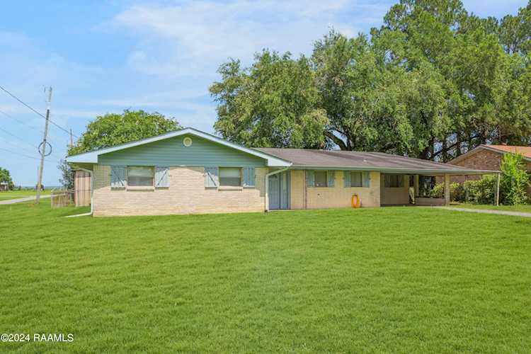 419 S Main Street Loreauville, LA 70552 MLS 24004388