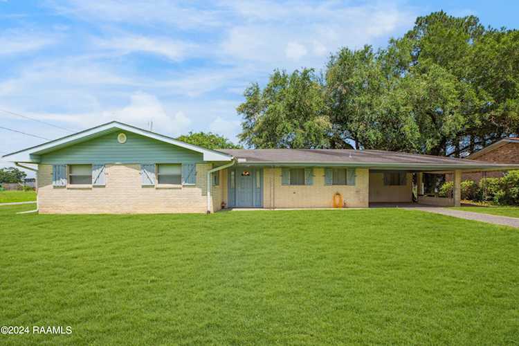 419 S Main Street Loreauville, LA 70552 MLS 24004388