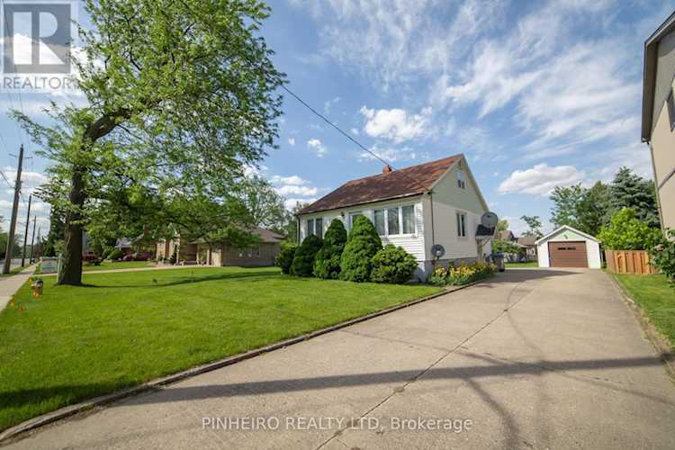 22566 Adelaide Street North, StrathroyCaradoc (Mount Brydges), ON