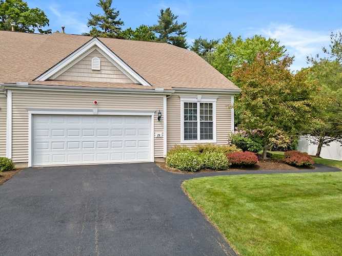 Stonebridge Commons 26 Stonebridge Dr 26, Hanson, MA 759,000, condo
