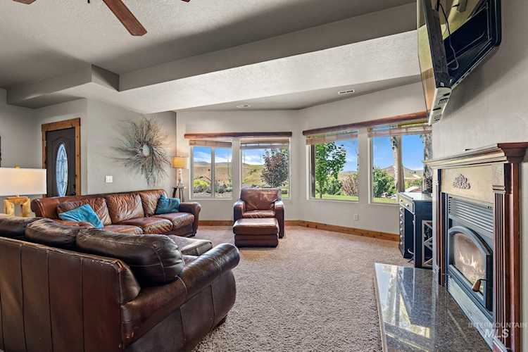 Explore Horseshoe Bend, ID Real Estate home for sale for Sale