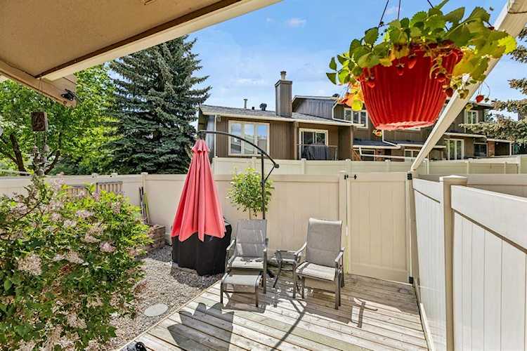 MLS A2142635 10001 Brookpark Blvd SW 27 in Braeside New Listing