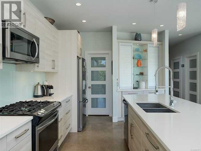 10120 Tsaykum Road North Saanich, BC V8L5T6. MLS listing 967911VC.