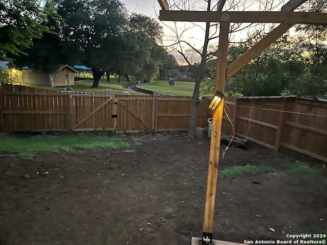 12501 Enchanted Oaks St Live Oak, TX 78233 home for sale