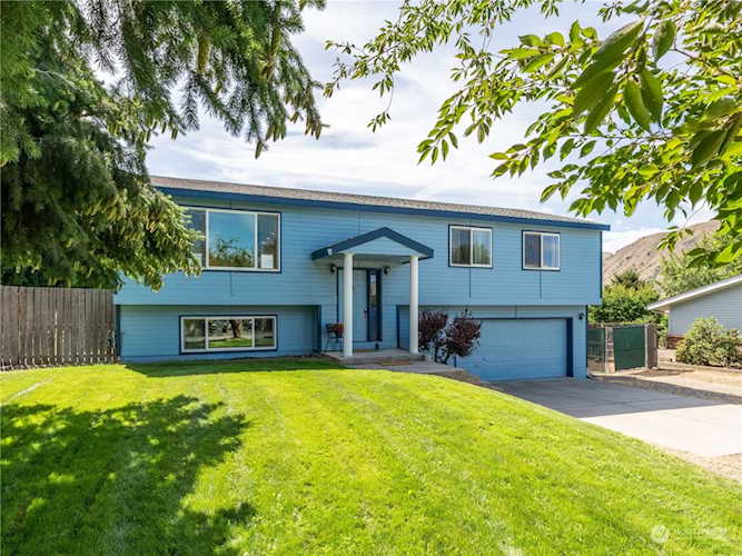 426 SE Elva Way East Wenatchee, WA 98802 MLS# 2258963 