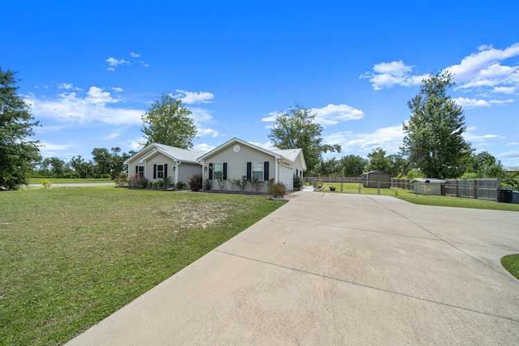 9162 Sunshine Dr Youngstown, FL 32466 | MLS 955693