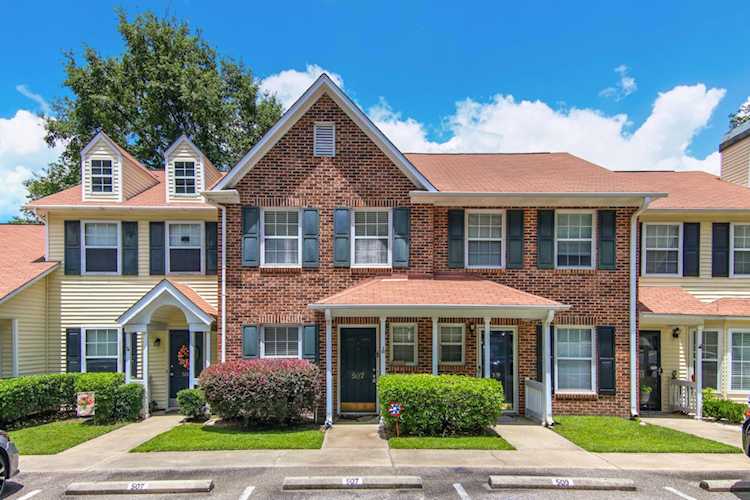 Home For Sale in Kings Grant Summerville Dorchester. 507 