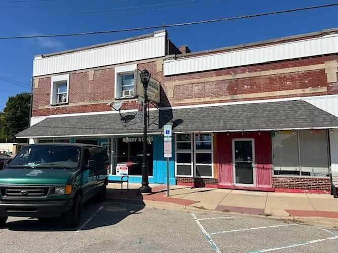 17 W Main St Grant, MI 49327 | MLS 65024056140