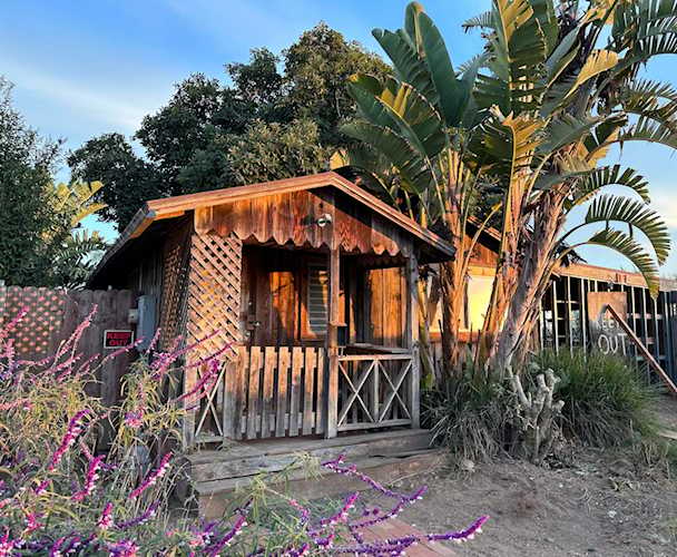 910 Pear St, Carpinteria, CA 93013