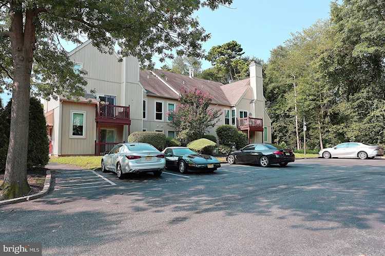 Marlton Homes For Sale- 146 Woodlake Dr Beautifully renovated 2 