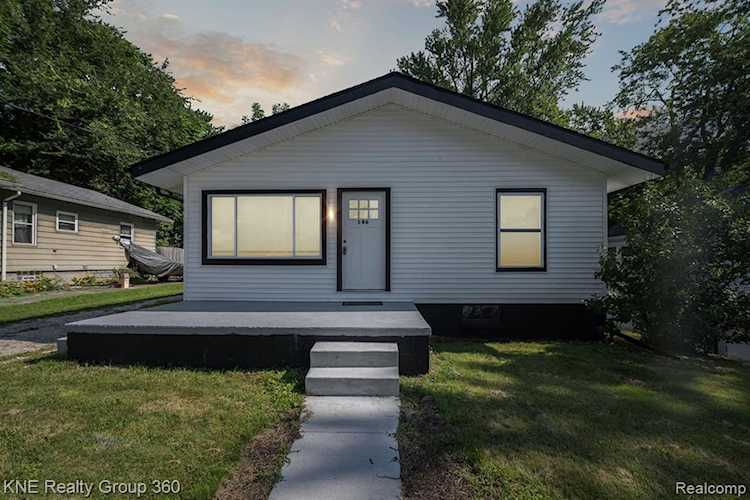 146 Ruth Ave in Pontiac, MI Photo 1