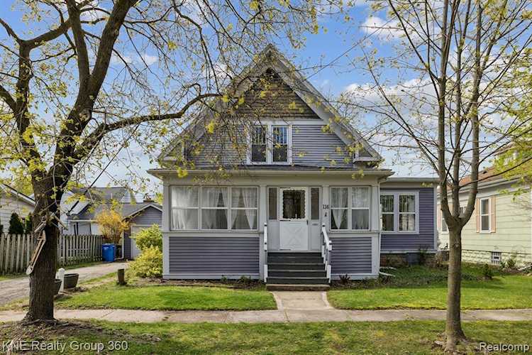 114 S Elm St in Howell, MI Photo 1