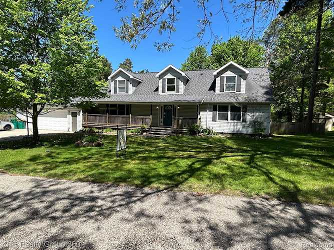 2473 Rose St in Oceola Twp, MI Photo 1