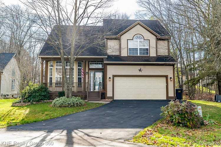 2744 S Court Lane in Howell, MI Photo 1