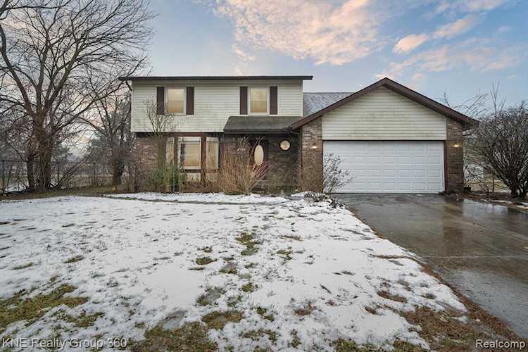 5068 Fedora Dr in Troy, MI Photo 1