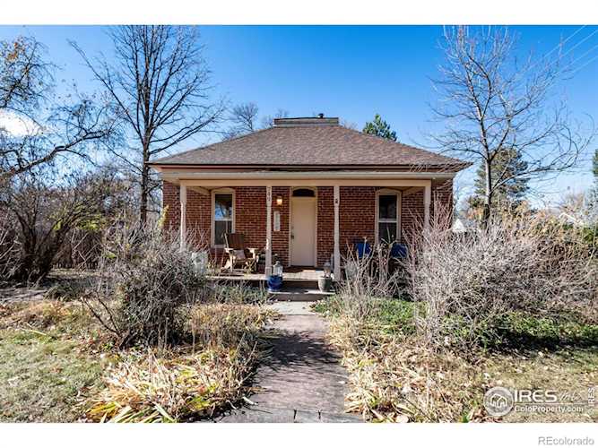 749 N 4th St Berthoud ***NEW PRICE*** Fabulous, classic, brick single level home perfectly situated on a huge corner lot... Berthoud Larimer CO 80513 IR1026665 home for sale $550,000 IR1026665 Photo 1