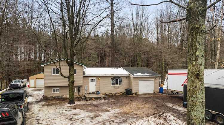 4891 Fell Dr in Marion Twp, MI Photo 1