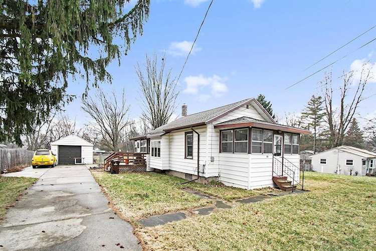 1015 Pearl St in Dewitt Twp, MI Photo 1