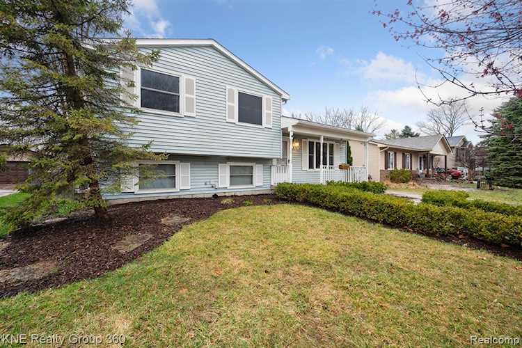 830 Tanager Trl in Howell, MI Photo 1