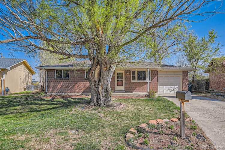 1060 S Coffman St Southmoor Park This 3-bedroom, 1.5-bath brick ranch is full of promise and ready for your personal touch! Situated... Longmont Boulder CO 80501 8368108 home for sale $420,000 8368108 Photo 1