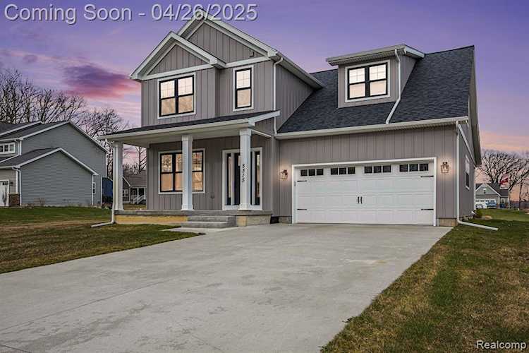 8315 Pleasant Ct in Goodrich Vlg, MI Photo 1