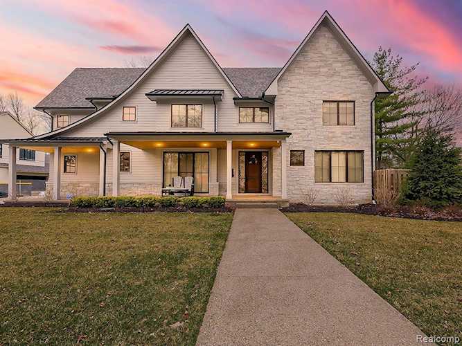 1563 Lakeside Dr in Birmingham, MI Photo 1