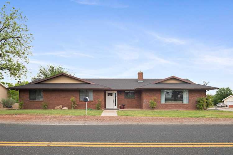 885 E Fort Pierce DR St George, UT 84790 home for sale, MLS#25-260553 - Erika Rogers Photo 1