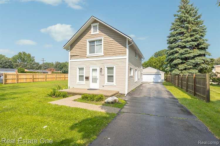 3420 Fairmont Rd in Royal Oak, MI Photo 1