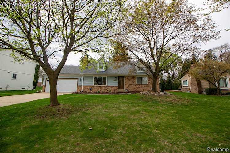 40317 Ladene Ln in Novi, MI Photo 1