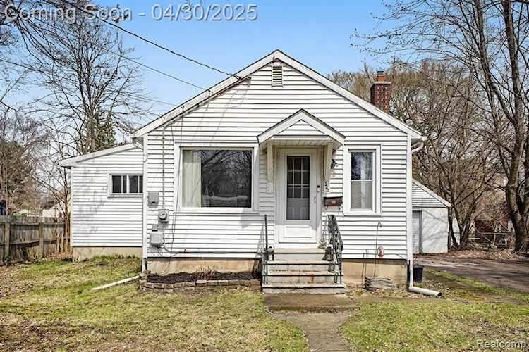322 Astor Ave in Lansing, MI Photo 1