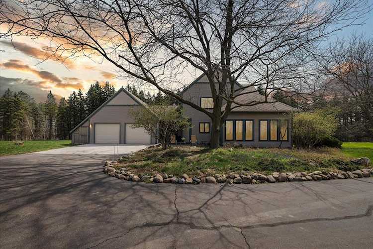 2929 E Frost Rd in Williamston, MI Photo 1