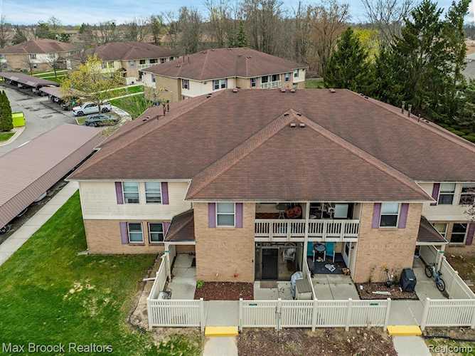 61161 Greenwood Dr in South Lyon, MI Photo 1