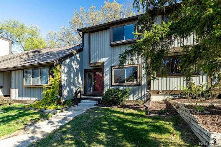 568 Foxboro Square #59 in Brighton, MI Photo 1