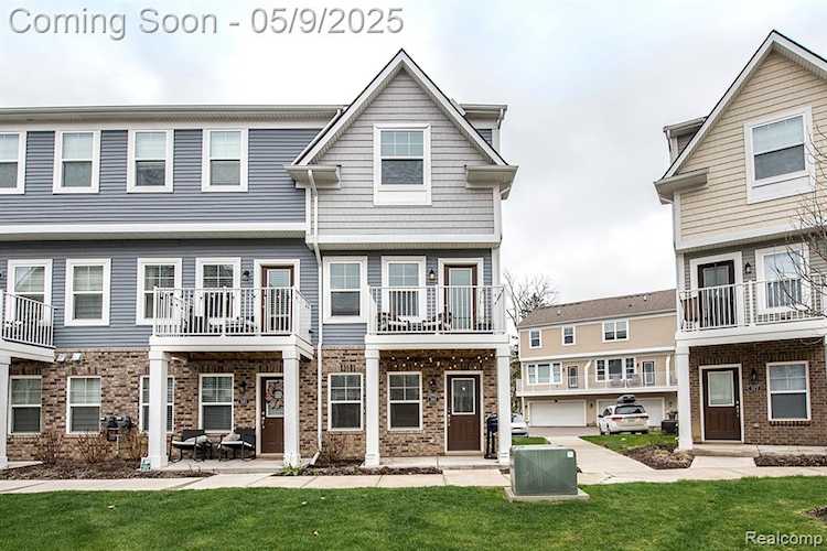 587 Anne Ave in Brighton, MI Photo 1