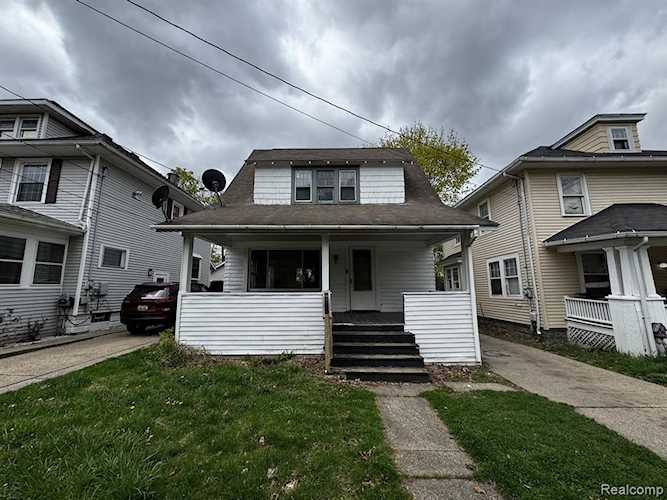 1411 N High St in Lansing, MI Photo 1