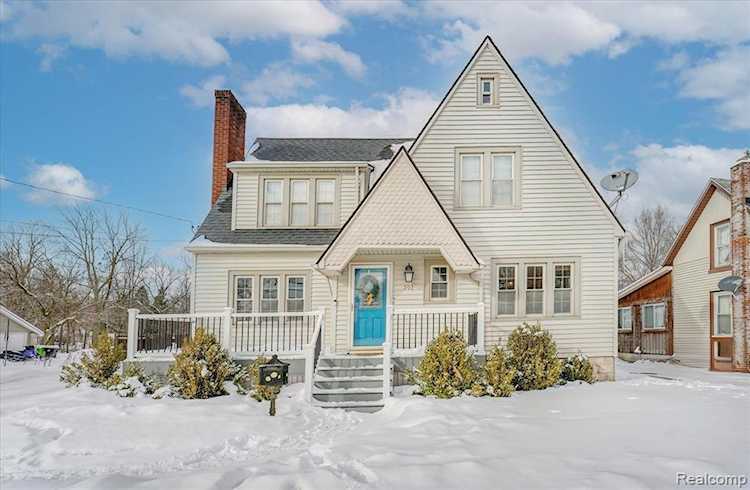 203 6th St in Fenton, MI Photo 1