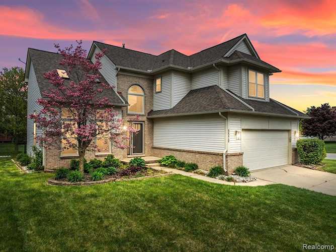 5572 Justin in Ypsilanti Twp, MI Photo 1