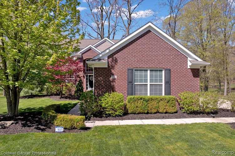 1060 Tinley Blvd in Oxford Twp, MI Photo 1